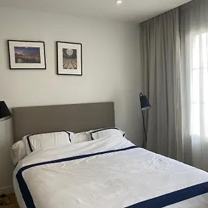 Apartment Pied A Terre Saint-germain-des-pres, Paris
