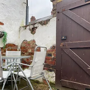  Holiday home The Knavesmire - Quaint Victorian With Free Parking United Kingdom
